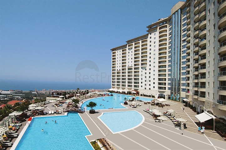 2 Bedroom Sea View Flat for Sale in Gold City Residence
