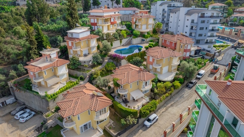 Cheap Villa for Sale in a Complex in Kargicak Alanya