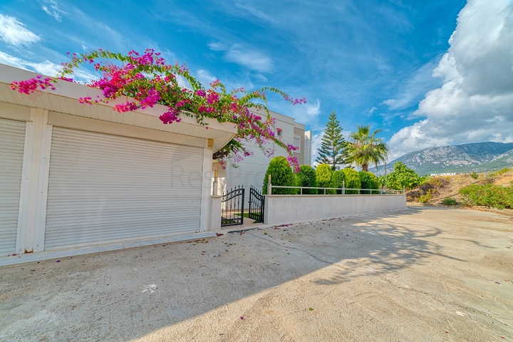 Modern Villa with Sea Views for Sale in Kargicak Alanya Turkey