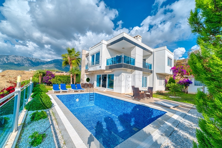 Modern Villa with Sea Views for Sale in Kargicak Alanya Turkey