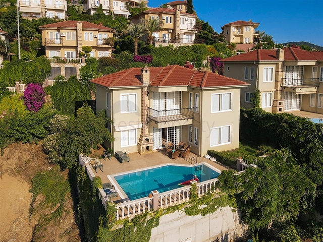 Sea View Villa for Sale in Gold City Residence in Alanya Turkey