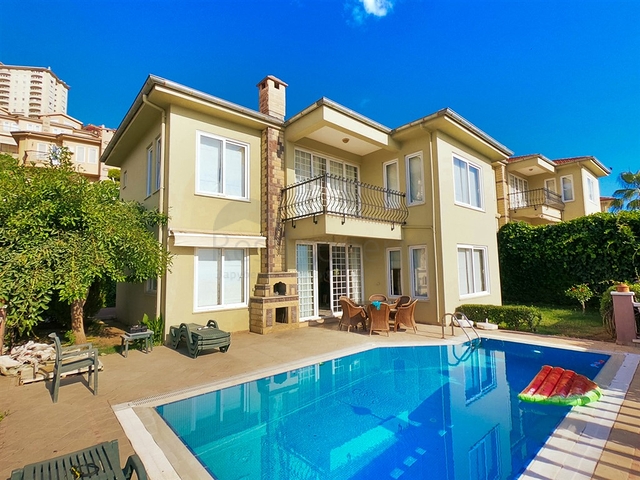 Sea View Villa for Sale in Gold City Residence in Alanya Turkey