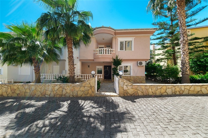Resale Villa with Spectacular Sea Views in Kargicak Alanya