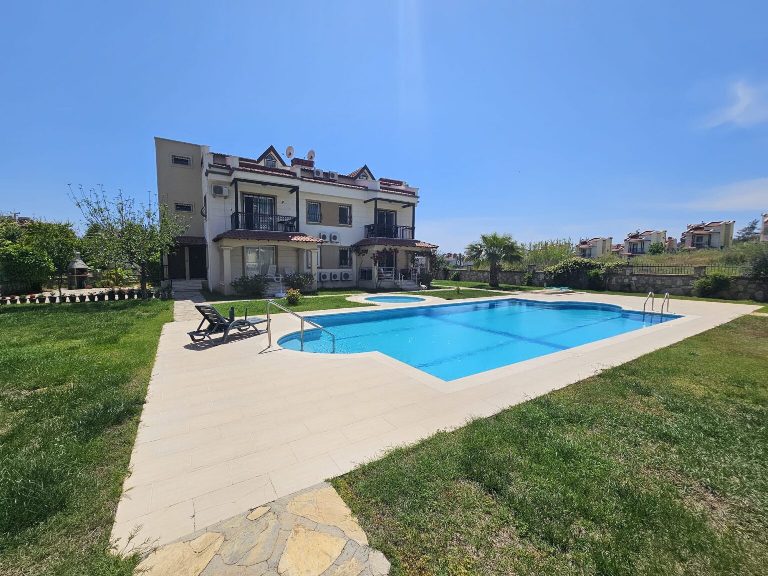 Beautiful 2 Bedroom Apartment in a Complex with Extensive Gardens in Calis Beach, Fethiye, Turkey.
