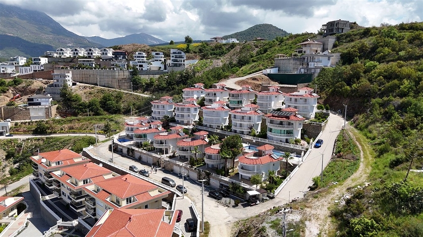 Sea View Detached Villa with Shared Pool in Kargicak Alanya Turkey