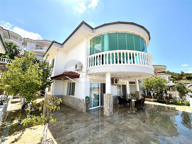 Sea View Detached Villa with Shared Pool in Kargicak Alanya Turkey