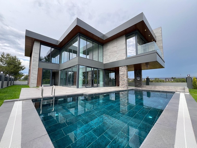 4 Bedroom Amazing Villa for Sale in Dosemealti Antalya Turkey