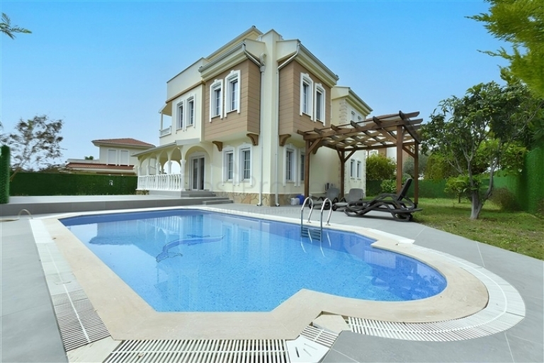 4 Bedroom Furnished Villa for Sale in Avsallar Alanya - Antalya Region