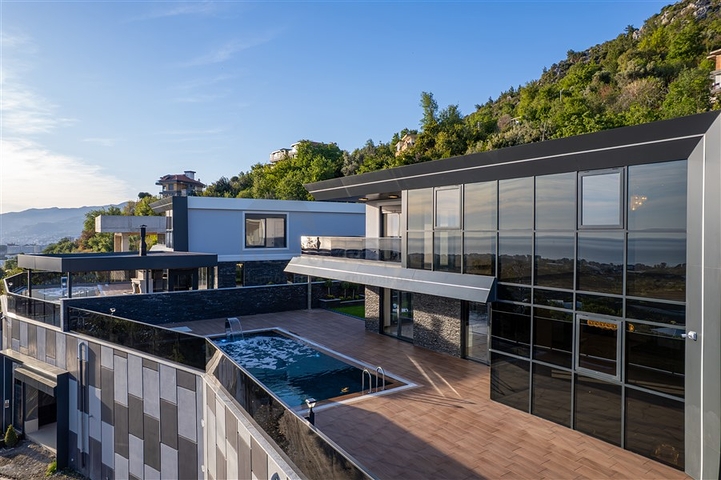 Luxury 4 Bedroom Sea View Villa for Sale in Kestel Alanya Turkey