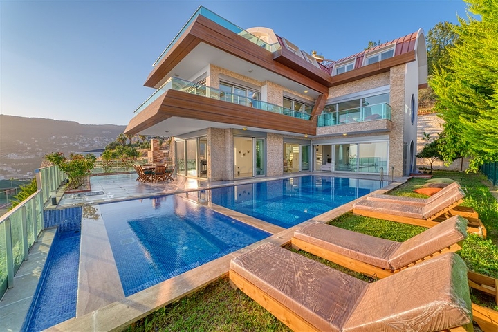 Luxury Sea View Villa for Sale in Antalya Centre Turkey