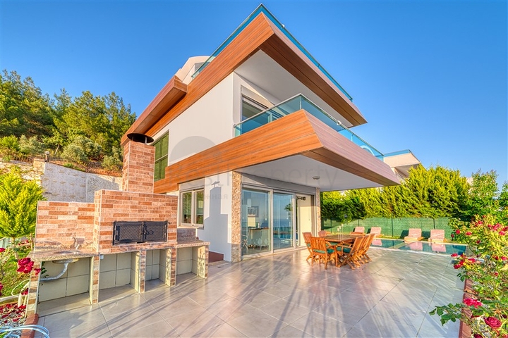 Luxury Sea View Villa for Sale in Antalya Centre Turkey