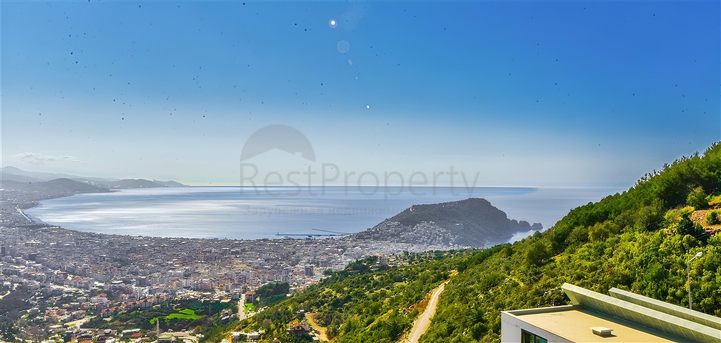 Sea View Luxury Villa with Furniture for Sale in Alanya Centre - Turkey