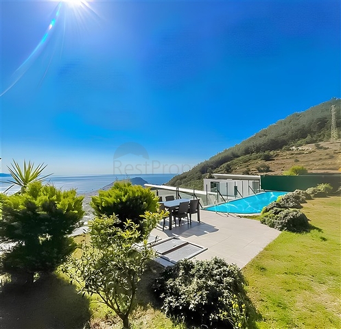 Sea View Luxury Villa with Furniture for Sale in Alanya Centre - Turkey