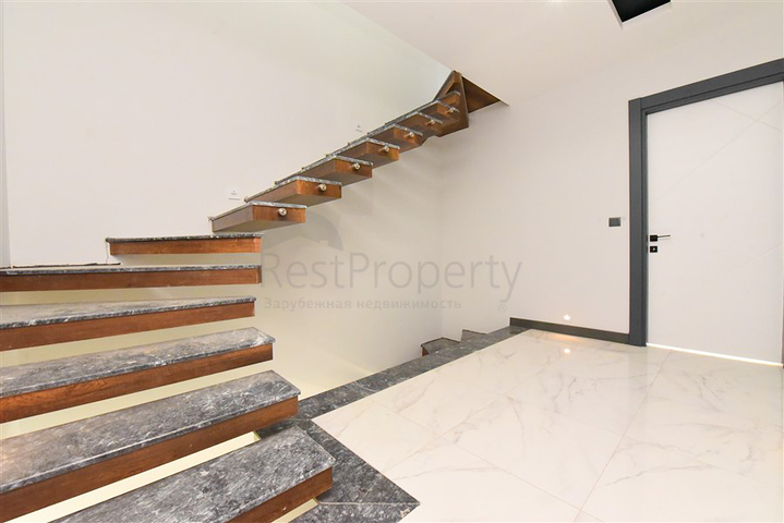 Semi Detached 4 Bedroom Villa with Private Pool for Sale  in Avsallar Alanya Turkey