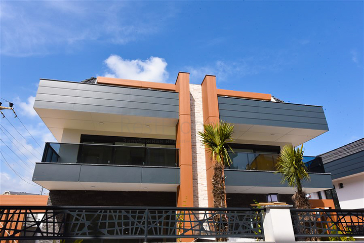 Semi Detached 4 Bedroom Villa with Private Pool for Sale  in Avsallar Alanya Turkey