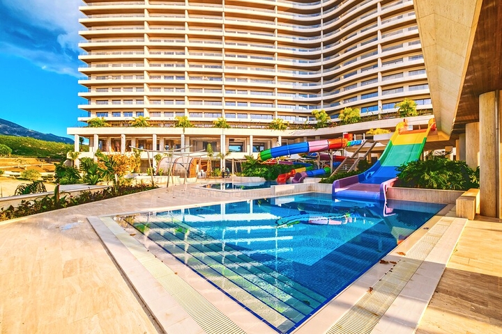 Charming 2 Bedroom flat with spacious spaces on Riviera Imperial Development, Kargicak, Alanya, Turkey