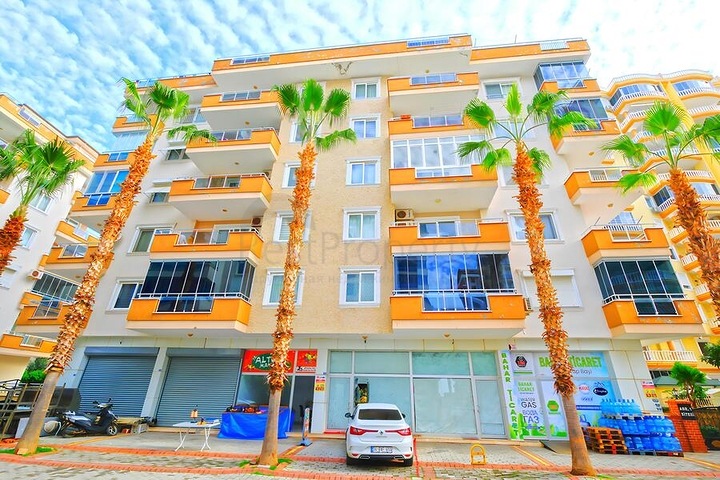 Bargain Flat Close to the Beach for Sale in Mahmutlar Alanya