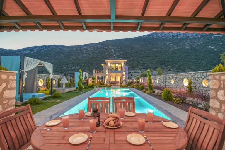 Charming 2 bedroom Cottage with Private Pool and Extensive Gardens in Kalkan