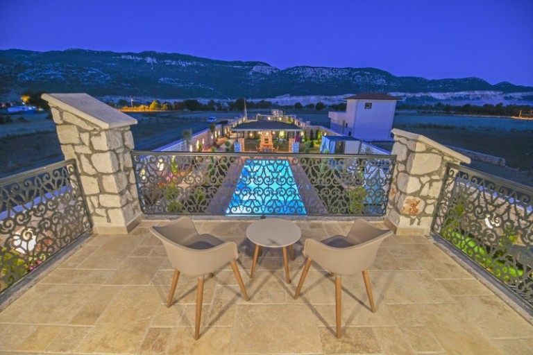 Charming 2 bedroom Cottage with Private Pool and Extensive Gardens in Kalkan