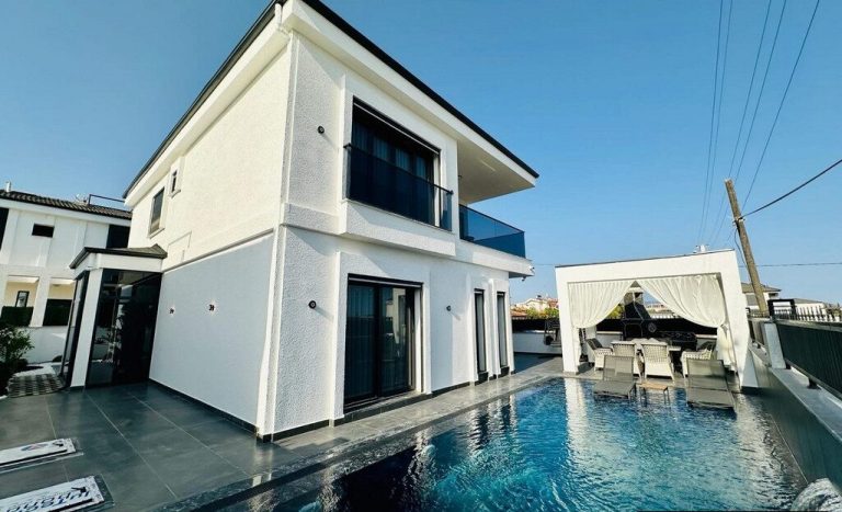 Furnished 4 Bedroom Villa for Sale in Altinkum Didim