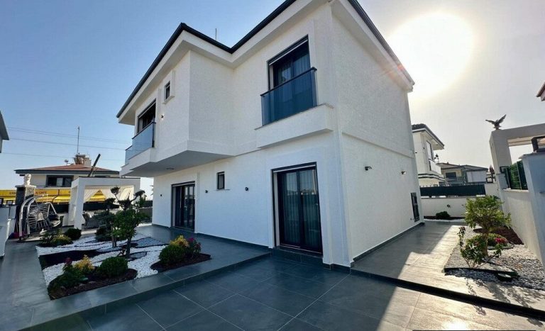 Furnished 4 Bedroom Villa for Sale in Altinkum Didim