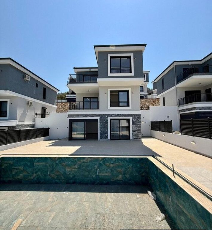 Luxury Sea View Villa with Pool for Sale in Akbuk Didim