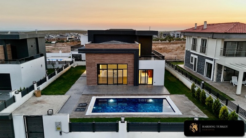 New Modern Villa for Sale in Altinkum Didim Turkey