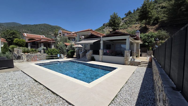 Spacious 4 Bedroom Villa with Nature Views in Uzumlu, Fethiye