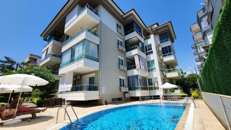 Alanya Property in a Small Complex with Pool in Oba