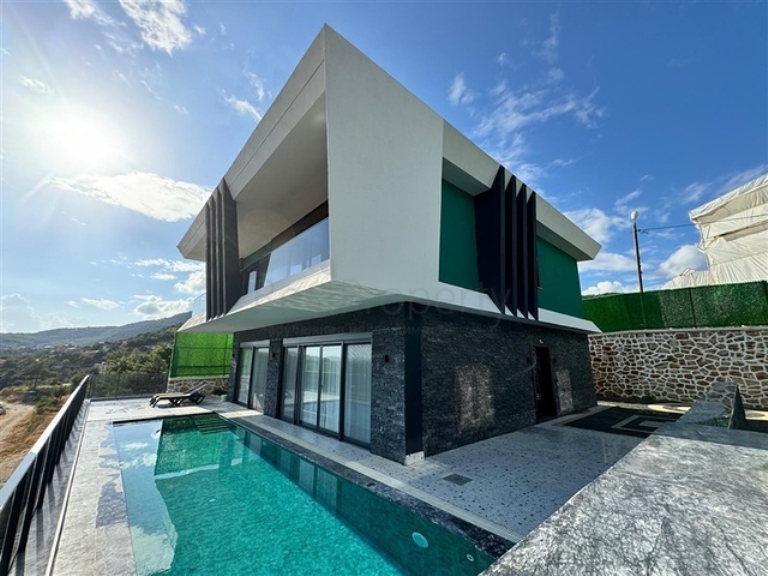 Brand New Alanya Villa with Pool & Garden for Sale
