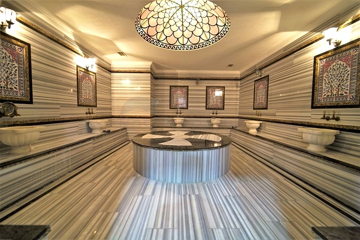 Contemporary and Well Furnished Flat for Sale in Alanya Mahmutlar