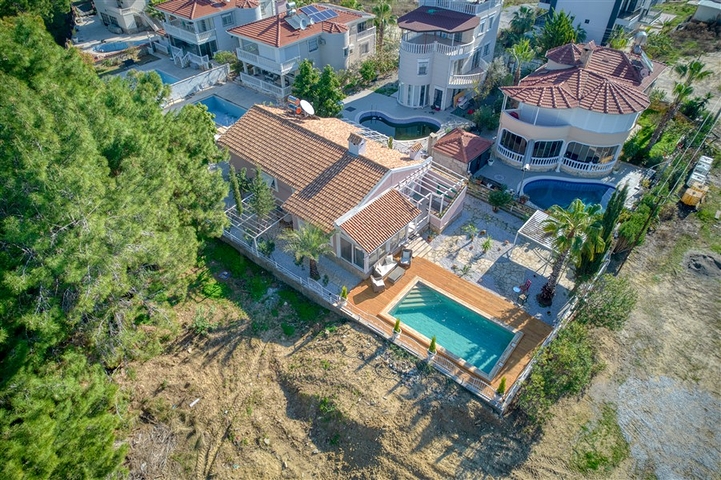 Furnished 3 Bedroom Villa for Sale in Alanya - Avsallar
