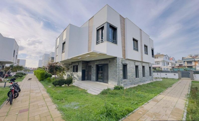 Modern Semi Detached House for Sale in Altinkum Didim