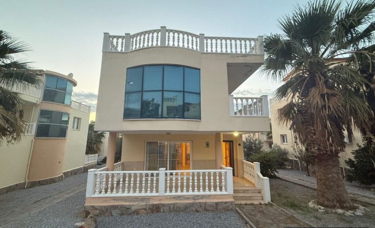 Detached House with Top Terrace in Akbuk Didim Turkey