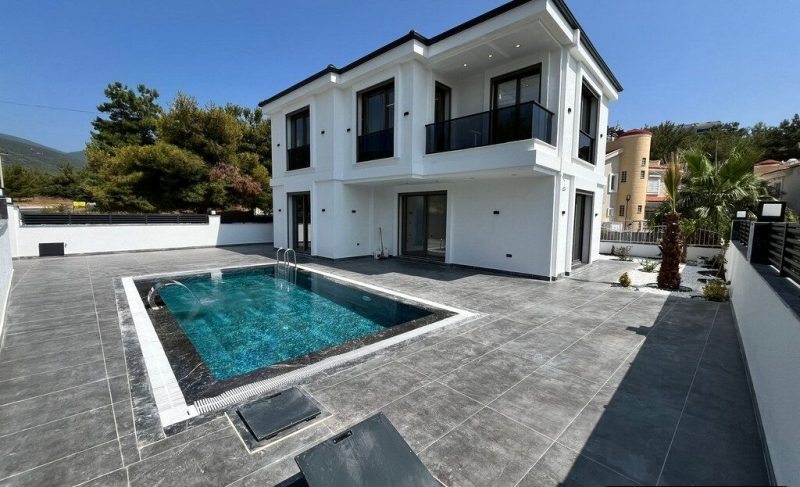 Didim Property; 3 Bedroom Villa for Sale in Altinkum Area Turkey