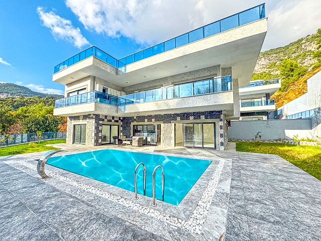 Outstanding Villa for Sale in Alanya Centre l Turkiye