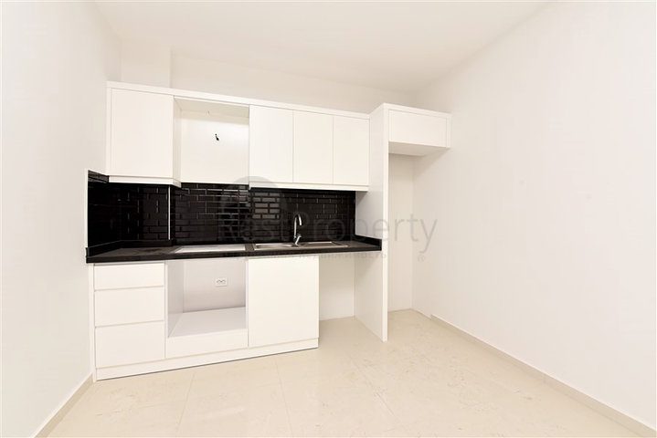 Refined Flat for Sale in Central Mahmutlar, Alanya, Turkey