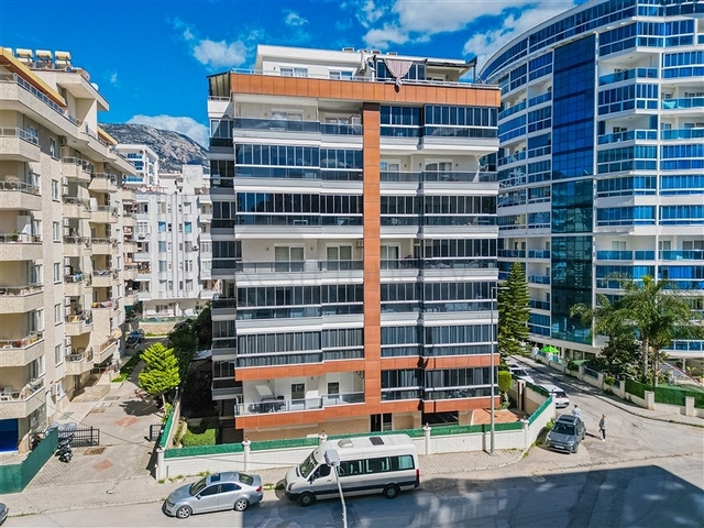 Spacious Flat Close to Beach in Mahmutlar Alanya for Sale