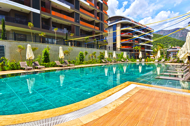 2 Bedroom Flat in a Nice Complex in Ciplakli Alanya for Sale