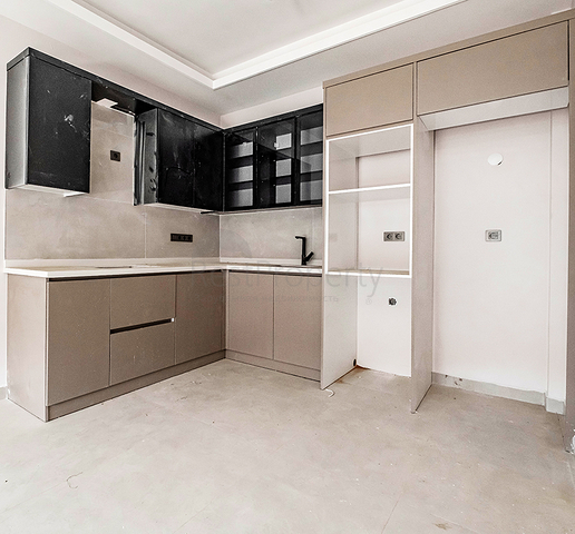 2 Bedroom Flat in a Nice Complex in Ciplakli Alanya for Sale