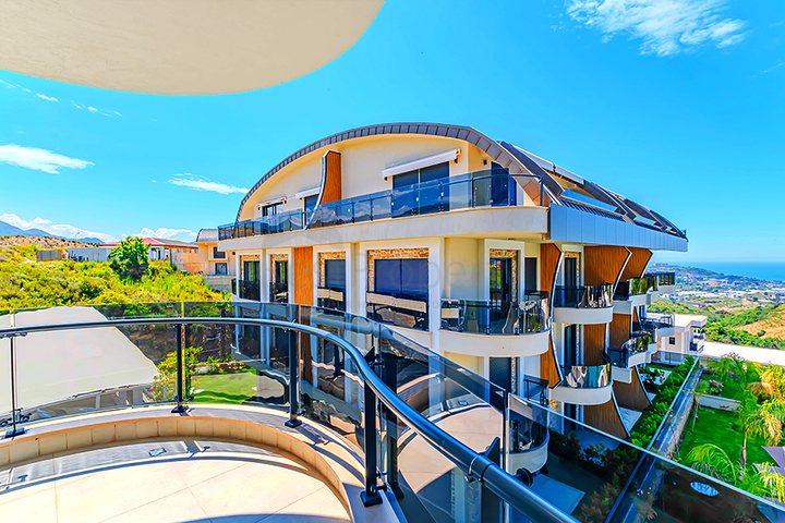 Garden Duplex with Private Terrace for Sale in Kargicak Alanya