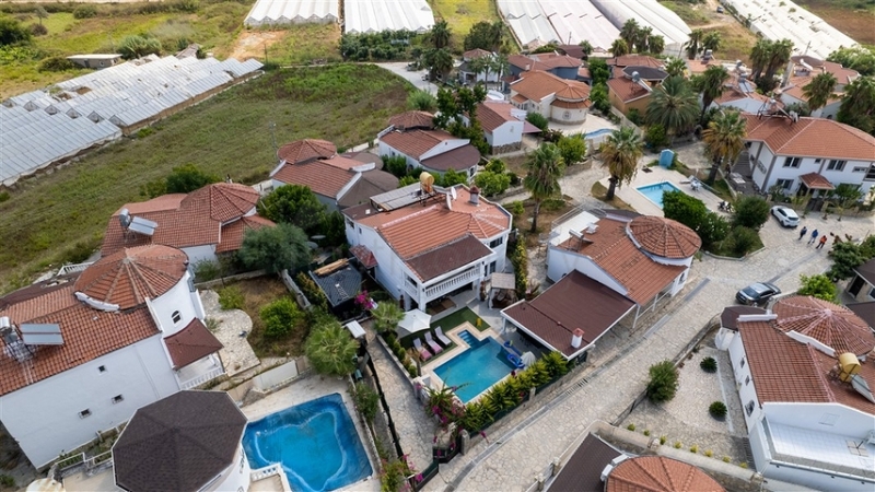 4 Bedroom Spacious Villa with Pool for Sale in Turkler District Alanya