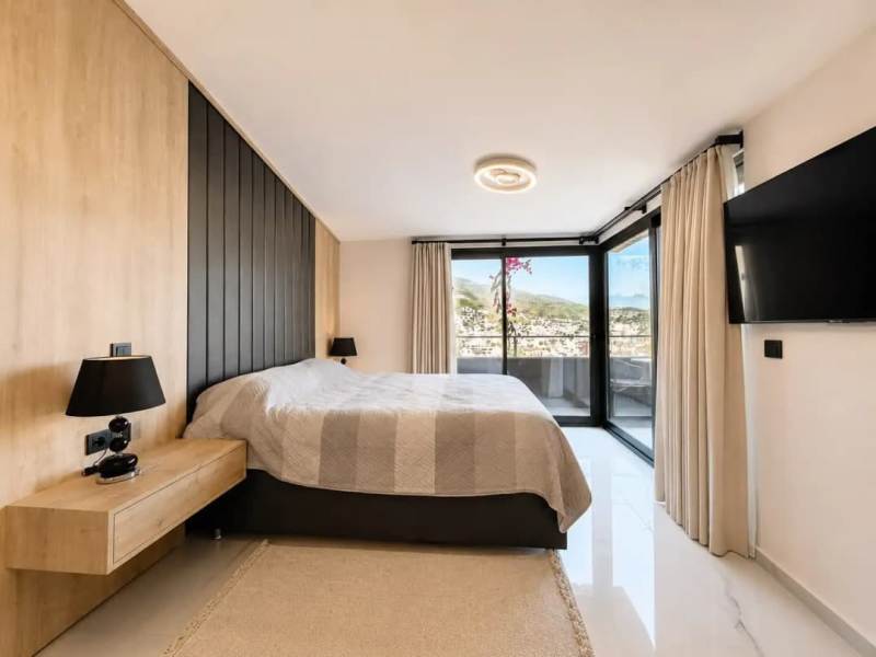 Modern Loft with City and Sea Views in Alanya Centrum for Sale