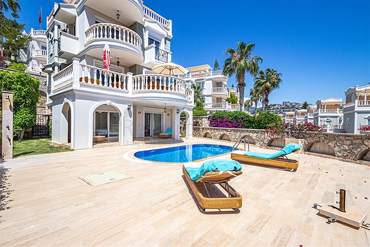 Premium Sea View Villa for Sale in Konakli Alanya l Oasis Club