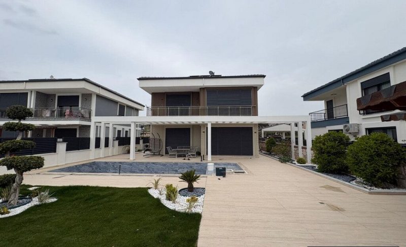 Ready-to-Move Villa for Sale in Altinkum Didim Turkey