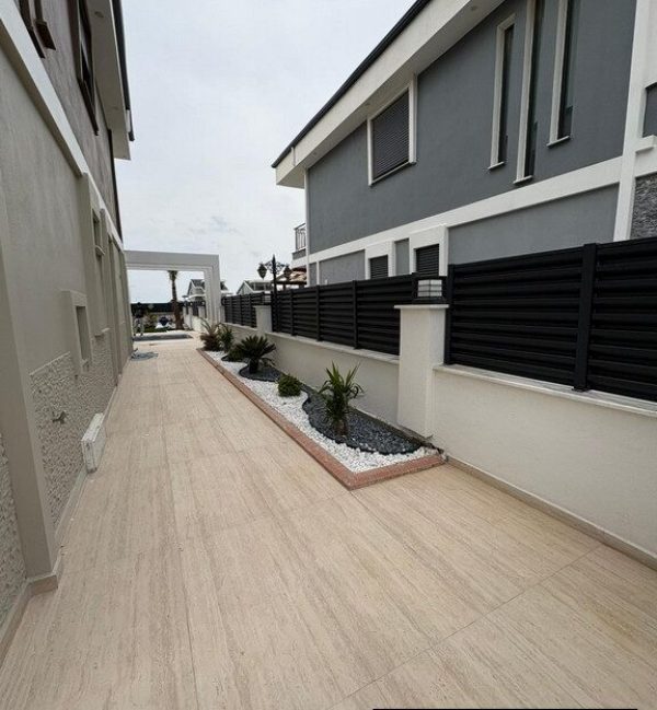 Ready-to-Move Villa for Sale in Altinkum Didim Turkey