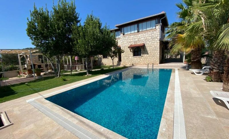 Ready-to-Move-in Stone Villa for Sale in Akbuk Didim Turkey