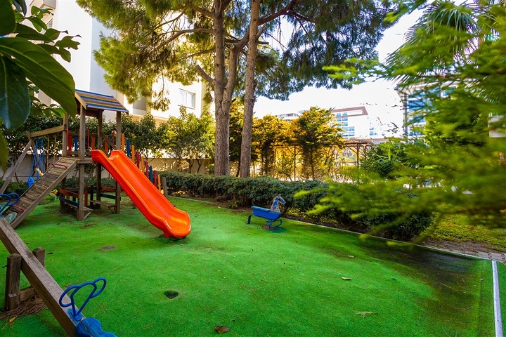 Spacious 3 Bedroom Duplex Property by the Beach in Kestel Alanya