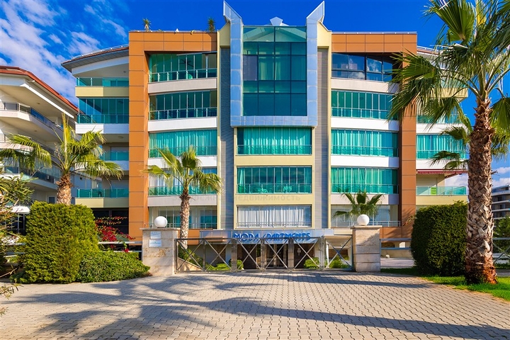 Spacious 3 Bedroom Duplex Property by the Beach in Kestel Alanya