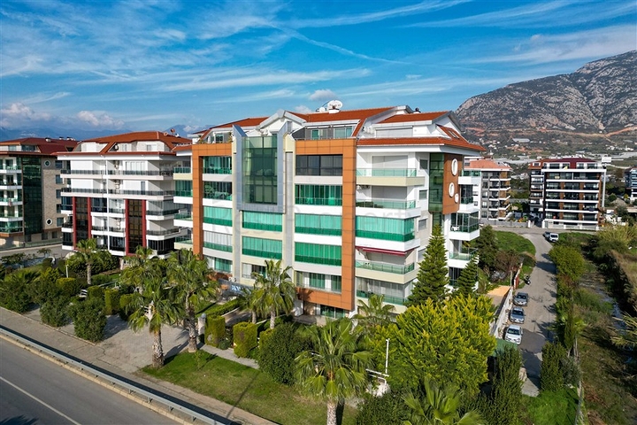 Spacious 3 Bedroom Duplex Property by the Beach in Kestel Alanya